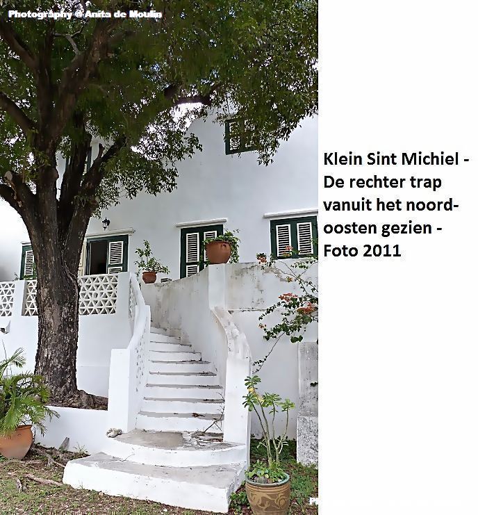 15. Klein Sint Michiel rechter trap op het oosten 2011